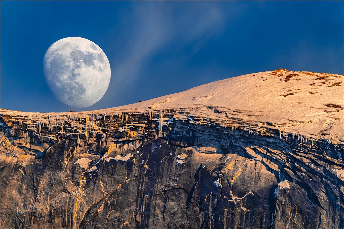 How To Take Big Moon Photos All In Camera | Sony | Alpha Universe